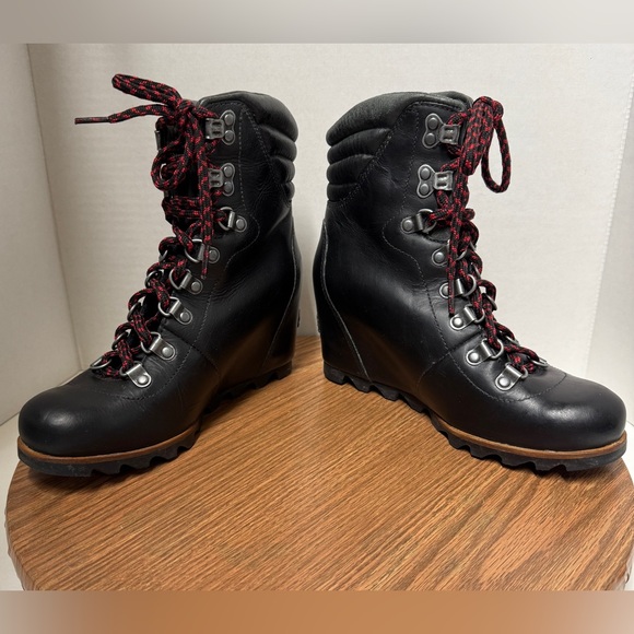 Sorel Women’s Black Leather Conquest Wedge Waterproof Lace Up Ankle Booties - Picture 6 of 11